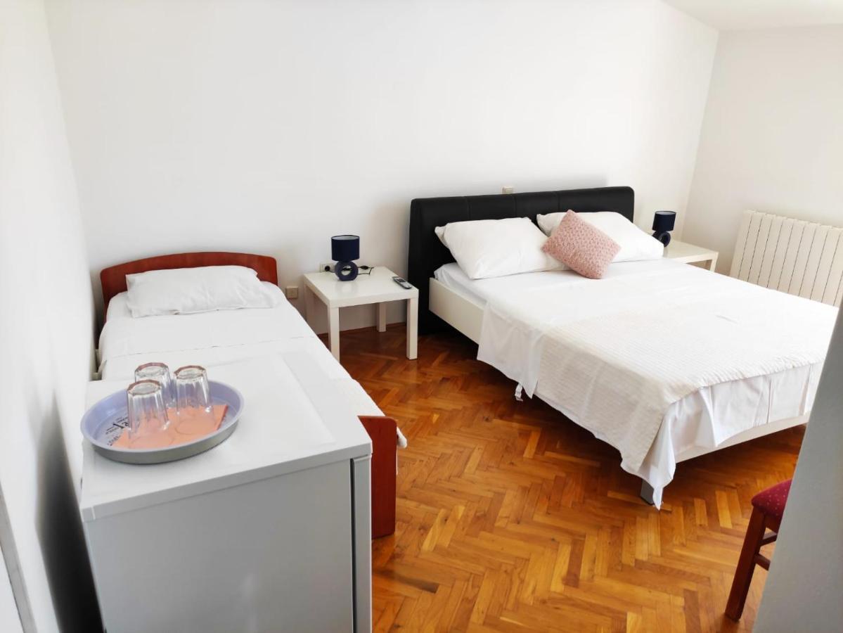 Guesthouse Varnica Kaštel Lukšić Buitenkant foto