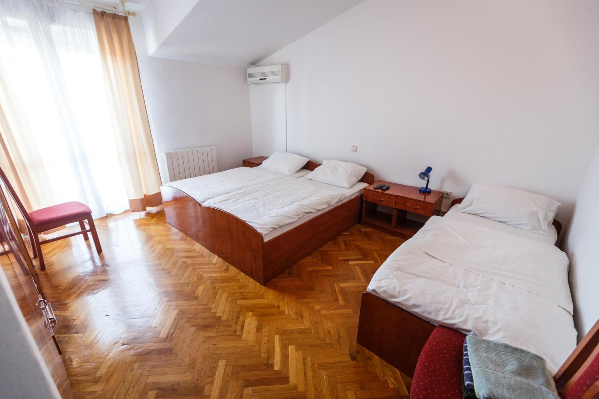 Guesthouse Varnica Kaštel Lukšić Buitenkant foto