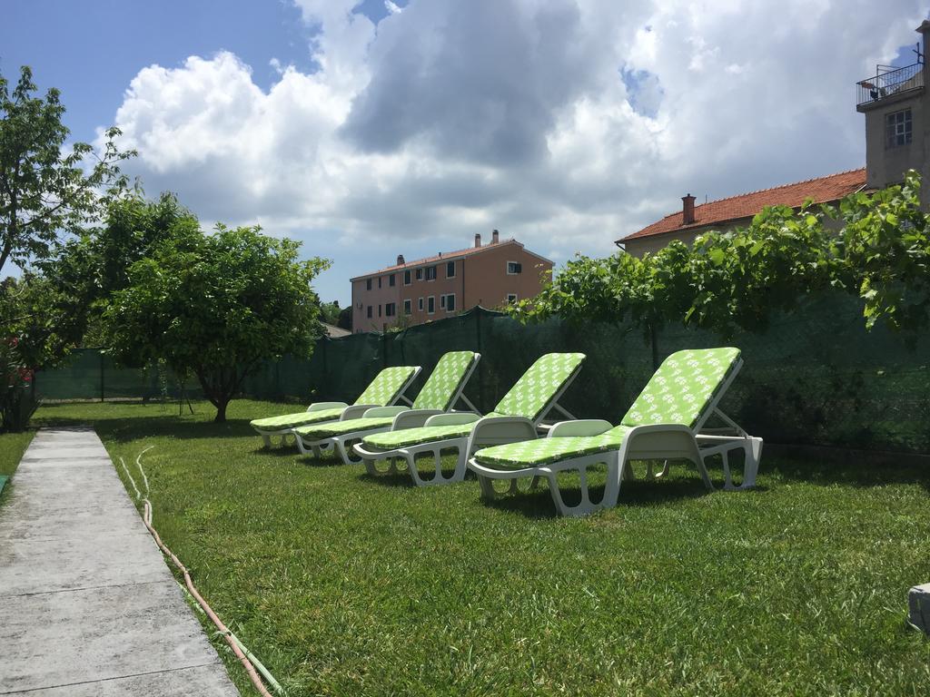 Guesthouse Varnica Kaštel Lukšić Buitenkant foto