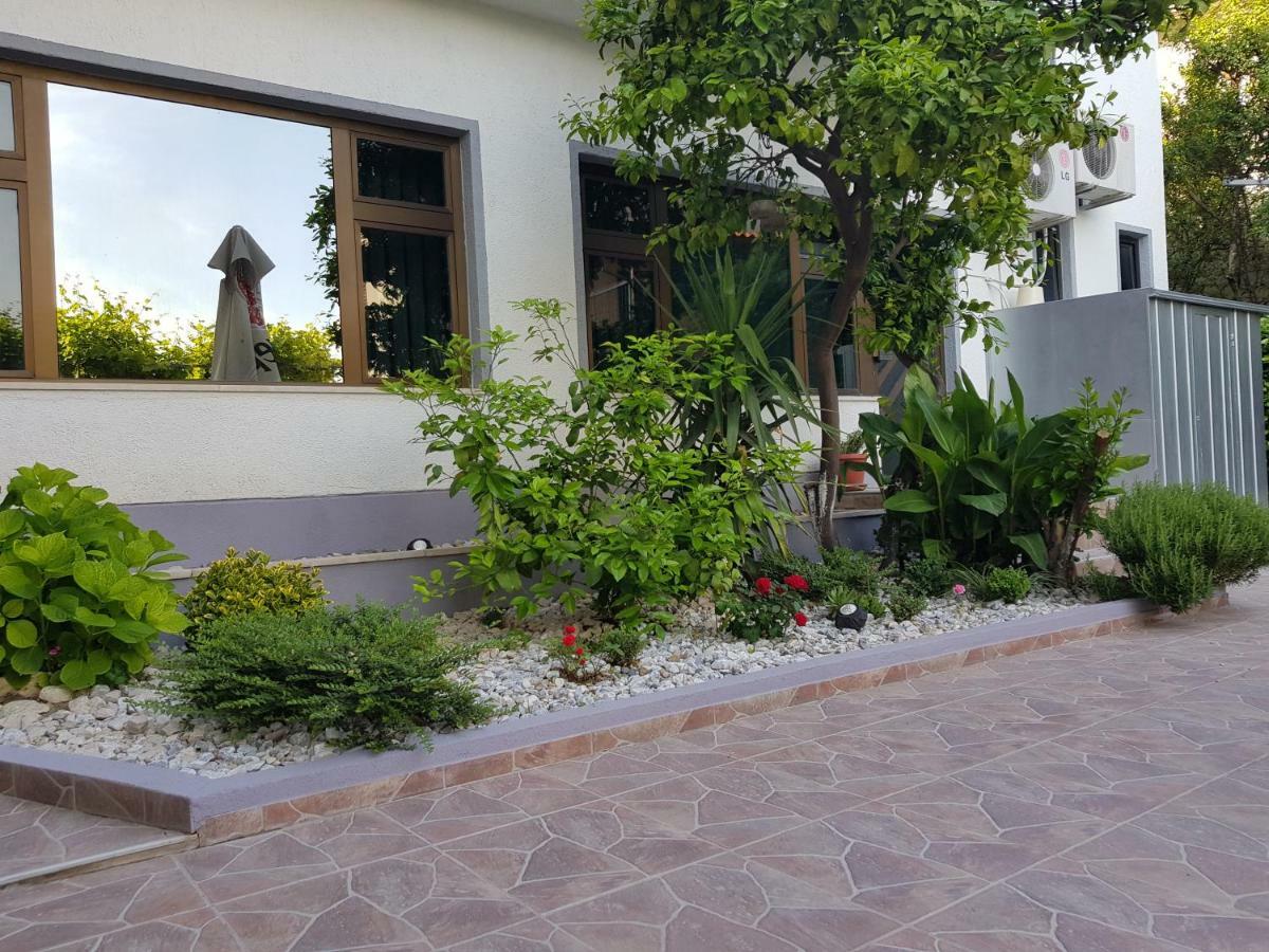 Guesthouse Varnica Kaštel Lukšić Buitenkant foto